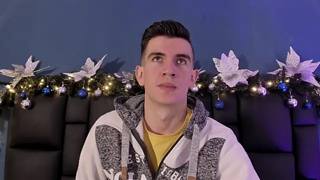 Snapshot of MikaelSlow chatting on November 2025 05:33:01 AM MikaelSlow online show from November 2025 05:33:01 AM