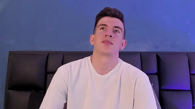 MikaelSlow online show from January 2026 02:15:01 AM