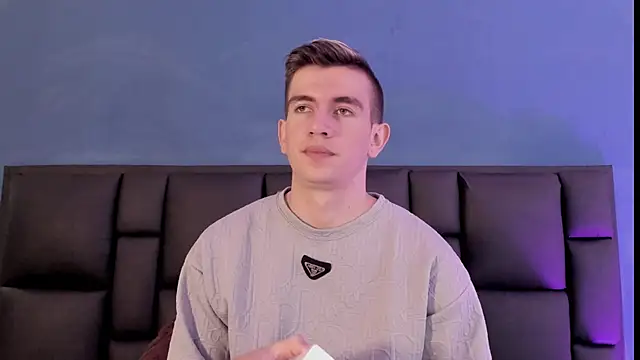 MikaelSlow online show from February 2026 03:24:01 AM