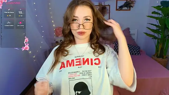 Snapshot of Diana_twerk chatting on September 2025 08:47:01 AM Diana twerk online show from September 2025 08:47:01 AM