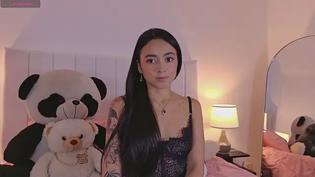 HannaClarrk  online show from April 2026 07:03:01 PM