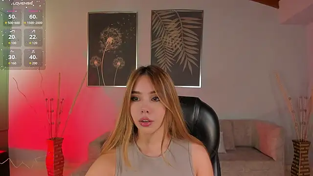 Snapshot of CarolineGraceX chatting on December 2025 10:53:01 AM CarolineGraceX online show from December 2025 10:53:01 AM