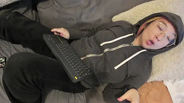 luxgray online show from December 2024 03:20:01 AM