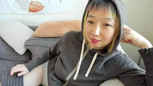 luxgray online show from February 2025 07:38:02 PM