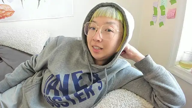 luxgray online show from April 2026 06:45:01 PM