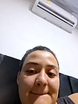 Snapshot of Liancy chatting on October 2025 11:50:01 PM Liancy online show from October 2025 11:50:01 PM