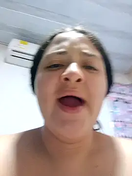 Snapshot of Liancy chatting on November 2025 02:43:01 AM Liancy online show from November 2025 02:43:01 AM