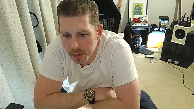 Snapshot of Rock_Pierce chatting on November 2025 07:58:01 PM Rock Pierce online show from November 2025 07:58:01 PM