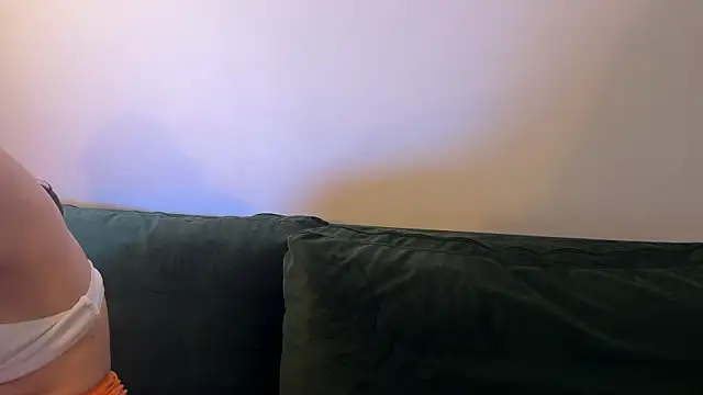 Redfloweer1 online show from March 2026 12:32:02 PM