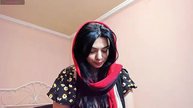 Snapshot of _cleopattra_ chatting on December 2024 06:39:02 PM cleopattra online show from December 2024 06:39:02 PM