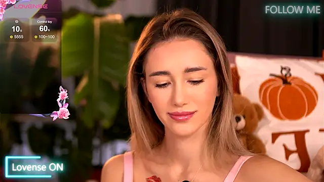 EmilyRaymont online show from November 2025 05:20:02 AM