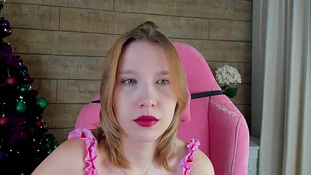 LiliLinn online show from December 2025 04:41:04 AM