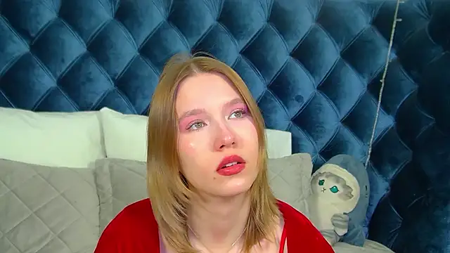 LiliLinn online show from January 2026 04:50:02 AM