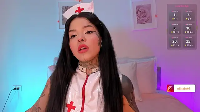 Snapshot of NinaInk chatting on October 2025 01:39:01 PM NinaInk online show from October 2025 01:39:01 PM