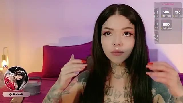 Snapshot of NinaInk chatting on November 2025 12:16:01 PM NinaInk online show from November 2025 12:16:01 PM