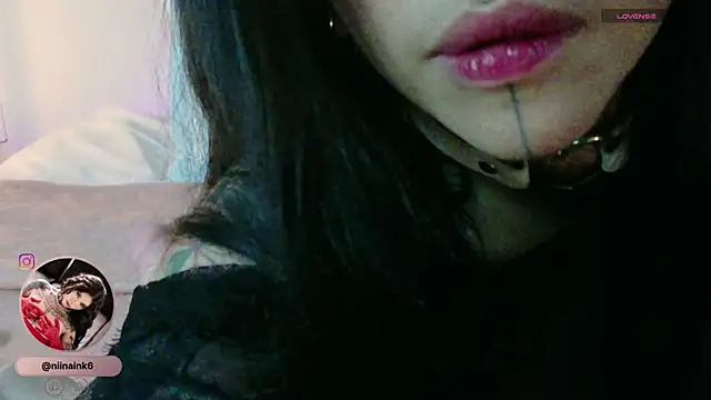 Snapshot of NinaInk chatting on November 2025 02:24:02 PM NinaInk online show from November 2025 02:24:02 PM