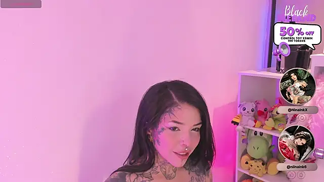 Snapshot of NinaInk chatting on November 2025 01:04:01 PM NinaInk online show from November 2025 01:04:01 PM