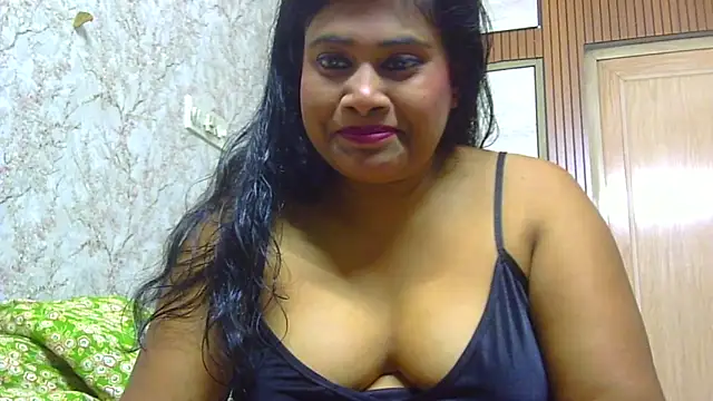 Snapshot of sexy_roma chatting on November 2025 03:33:01 PM sexy roma online show from November 2025 03:33:01 PM