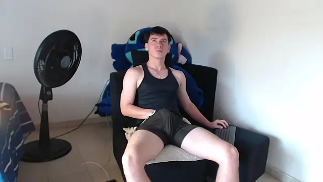 Snapshot of harry_greg21 chatting on February 2026 01:44:02 PM harry greg21 online show from February 2026 01:44:02 PM