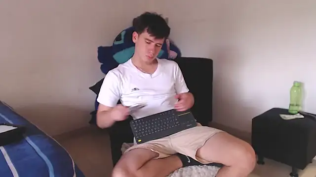 Snapshot of harry_greg21 chatting on February 2026 03:46:02 PM harry greg21 online show from February 2026 03:46:02 PM