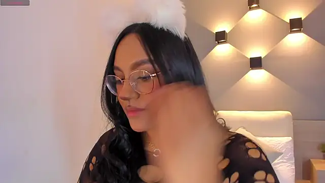 ellamontoya online show from October 2025 11:11:01 AM