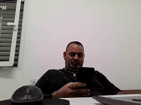 Snapshot of your_man85 chatting on January 2025 09:40:01 PM your man85 online show from January 2025 09:40:01 PM