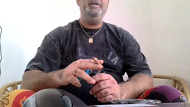 Snapshot of your_man85 chatting on January 2025 02:25:02 PM your man85 online show from January 2025 02:25:02 PM