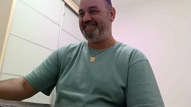 Snapshot of your_man85 chatting on February 2025 08:32:02 AM your man85 online show from February 2025 08:32:02 AM