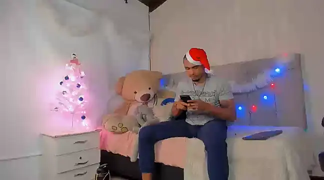 Mateo Reales online show from December 2024 03:58:01 AM