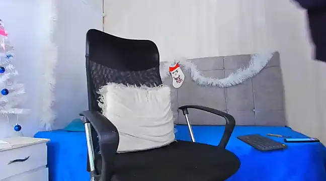 Mateo Reales online show from December 2024 03:40:02 AM