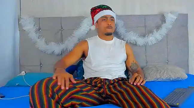 Mateo Reales online show from December 2024 05:25:01 AM