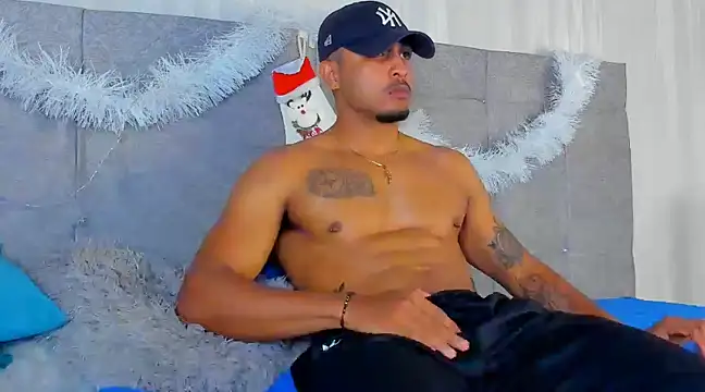 Mateo Reales online show from December 2024 03:49:01 AM