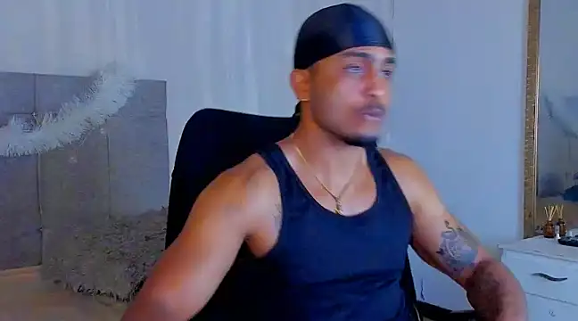 Mateo Reales online show from December 2024 03:33:02 AM