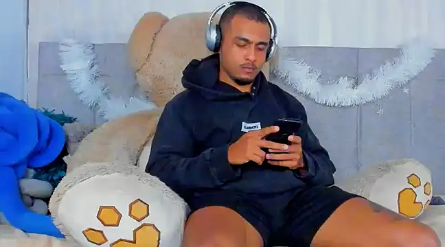 Mateo Reales online show from December 2024 03:47:02 AM