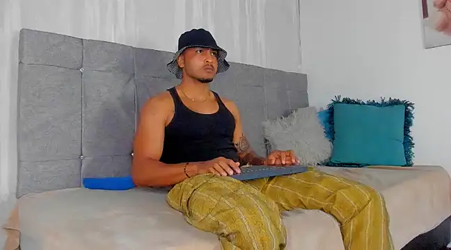 Mateo Reales online show from January 2025 04:10:02 AM