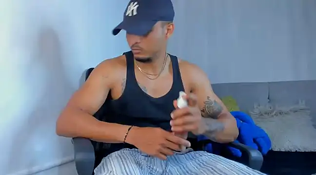 Mateo Reales online show from February 2025 04:08:02 AM