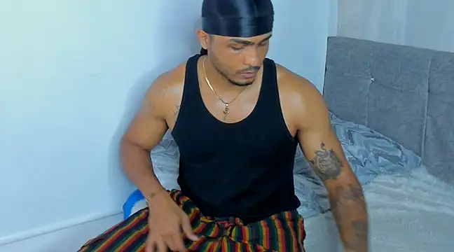 Mateo Reales online show from March 2025 03:55:02 AM