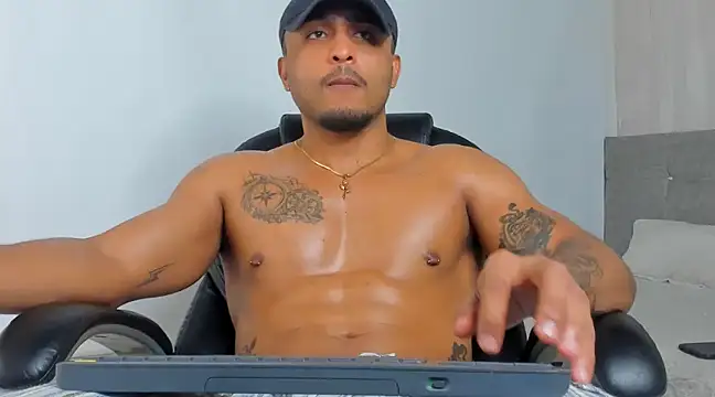 Mateo Reales online show from March 2025 04:02:02 AM