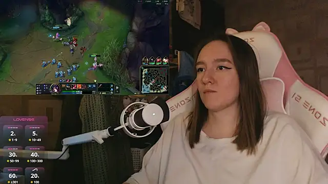 MoonlishSiren online show from April 2026 10:15:01 PM