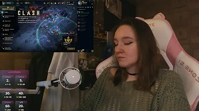 MoonlishSiren online show from April 2026 09:20:01 PM