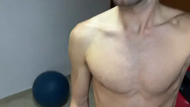 Snapshot of aquilesmade chatting on December 2024 11:29:02 PM aquilesmade online show from December 2024 11:29:02 PM