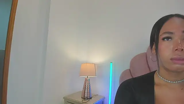 Nicole Paradise online show from March 2026 12:50:02 PM