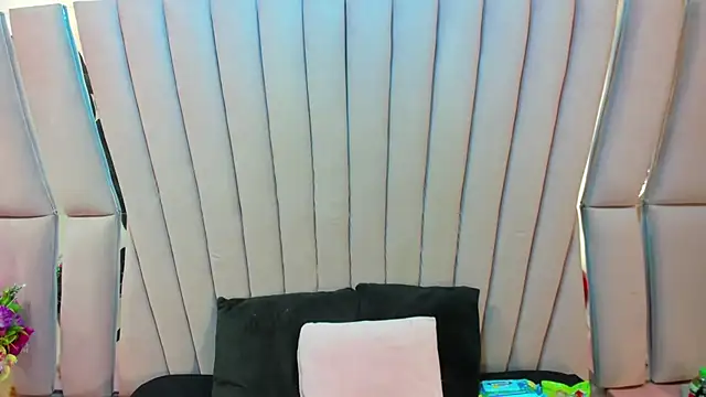 Aurora 18 online show from April 2026 02:53:02 PM