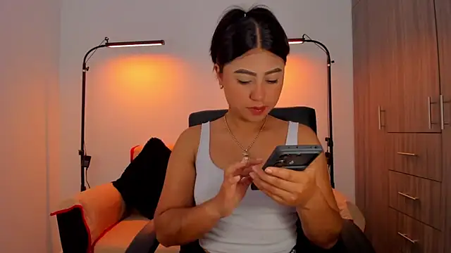 Snapshot of cloy_baby__ chatting on November 2025 10:48:02 AM cloy baby online show from November 2025 10:48:02 AM