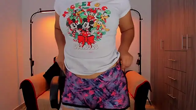 Snapshot of cloy_baby__ chatting on December 2025 10:46:02 AM cloy baby online show from December 2025 10:46:02 AM