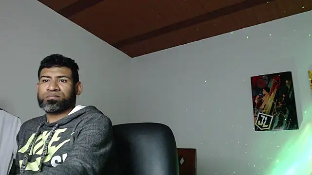 Enriblack92 online show from December 2024 07:33:01 PM