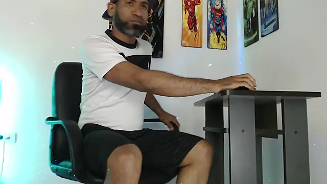 Enriblack92 online show from December 2024 04:05:02 AM