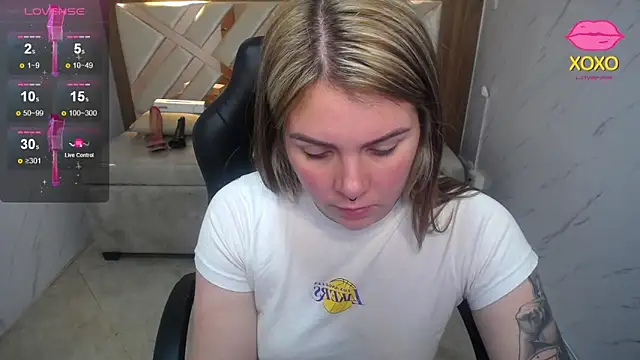 Paula b  online show from April 2026 01:52:02 PM