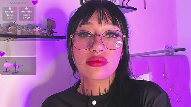 Snapshot of Akari1_Mischief chatting on December 2024 04:22:01 AM Akari1 Mischief online show from December 2024 04:22:01 AM