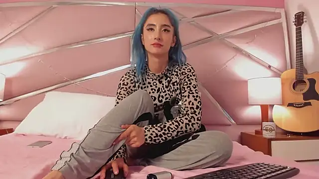 Snapshot of Lunapage chatting on March 2025 04:07:02 PM Lunapage online show from March 2025 04:07:02 PM